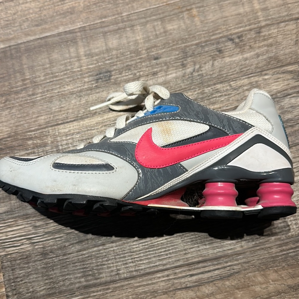 Nikes - Picture 2 of 2